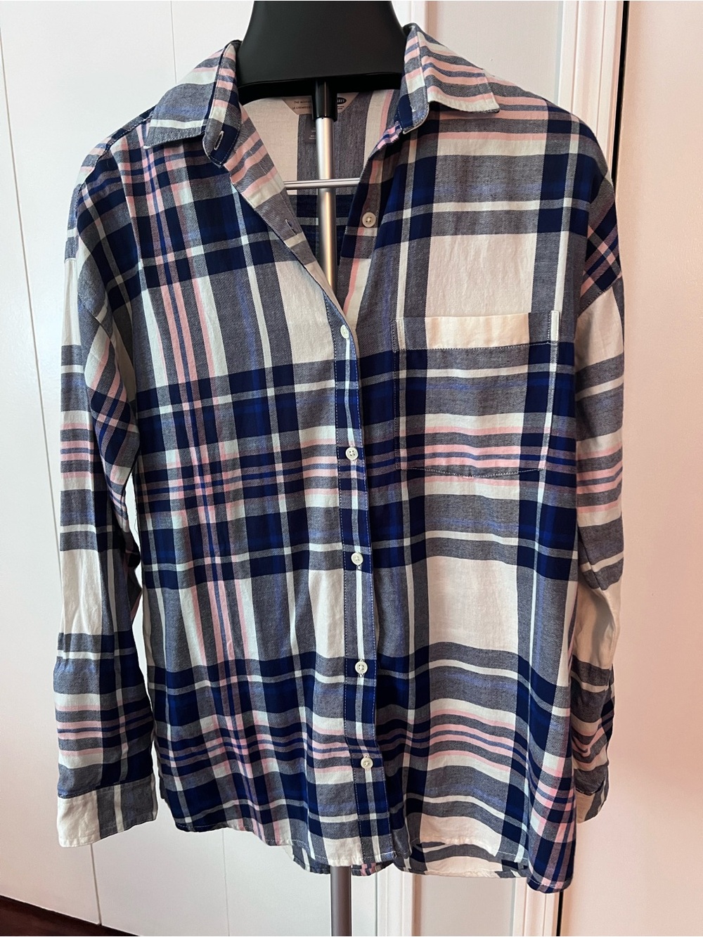 Old Navy Plaid Button-Up Shirt in Navy, Pink & White